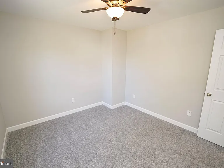 621 Cedar St — Photo 46