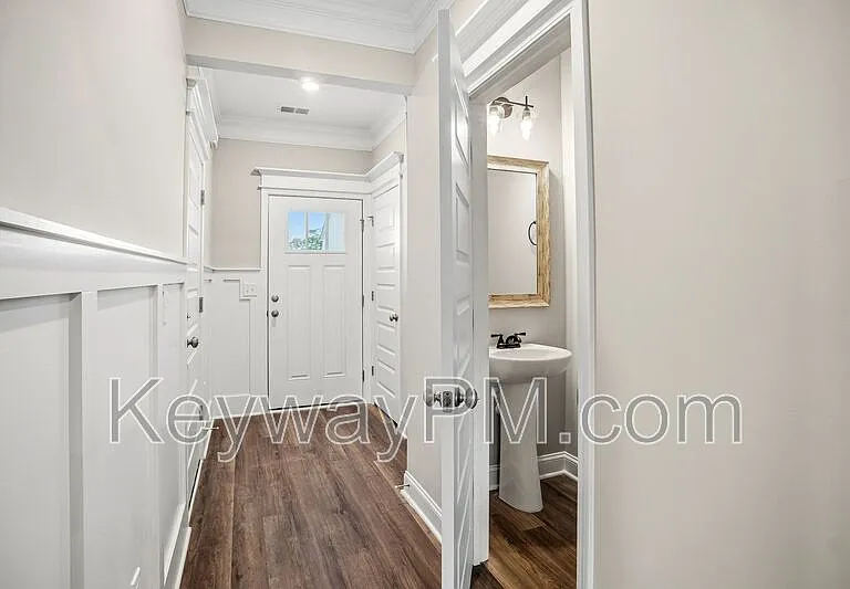 2099 Denmark Ave SE — Photo 4