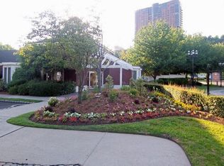 504 Penn Ct #504, Edgewater, NJ 07020