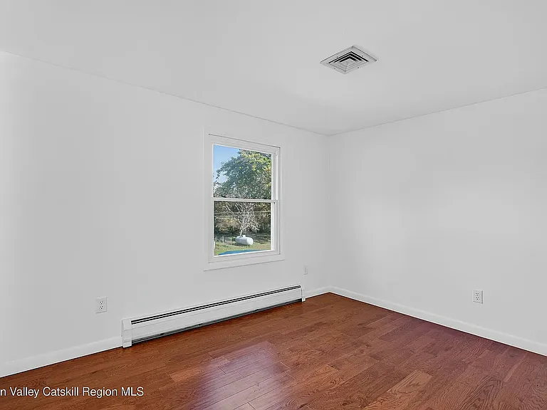 131 Barbarossa Ln — Photo 35