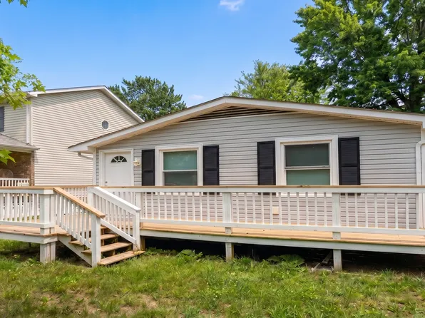 322 7th St, Colonial Beach, VA 22443