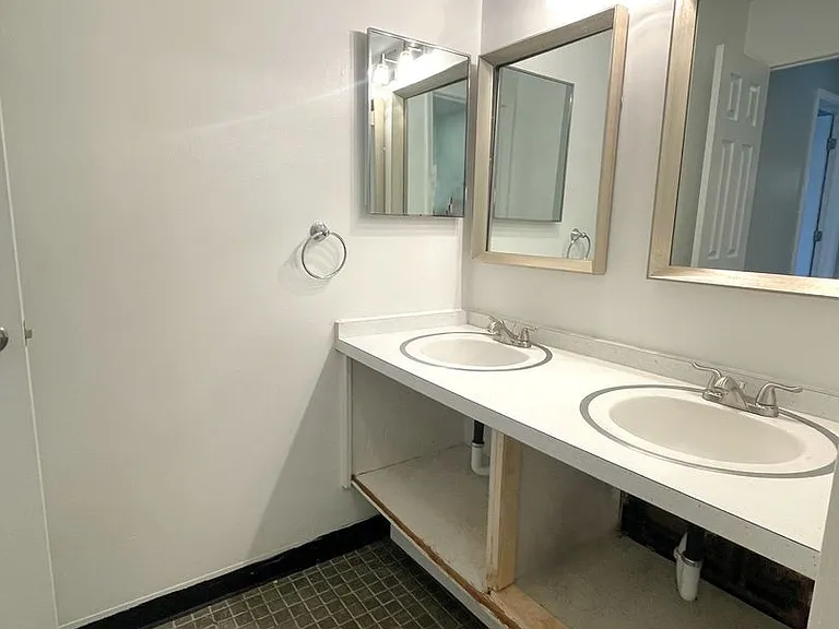 207 Ballard St #104 — Photo 10
