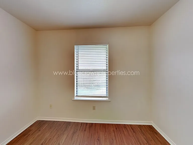 10317 Lone Pine Ln — Photo 10