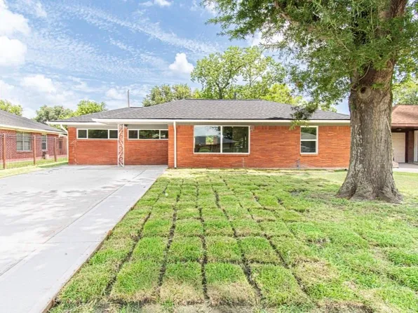 2730 Knotty Oaks Trl, Houston, TX 77045