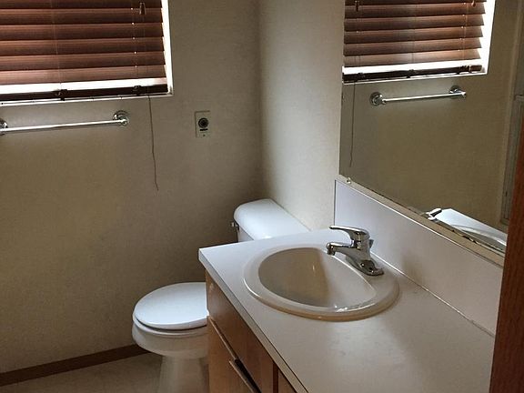 5th image of 109 S Pearl St APT 4