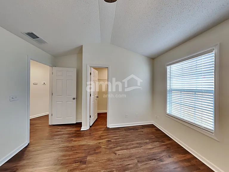 392 Rosemont Ct — Photo 8