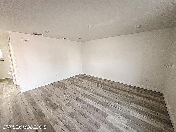 3rd image of 2201 Conway Dr #101