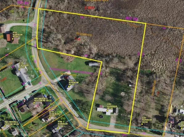 6781 Superior Rd SE, Uhrichsville, OH 44683