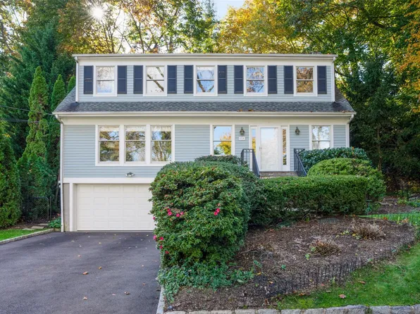 28 Pine Brook Drive, Larchmont, NY 10538