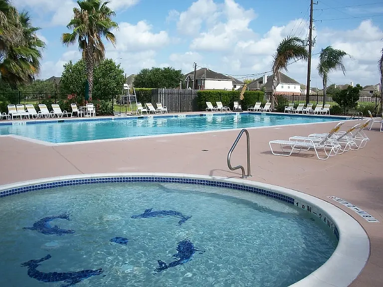 9406 Sunlake Dr — Photo 14