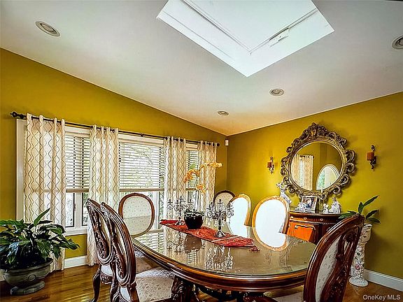 4th image of 1758 John Street