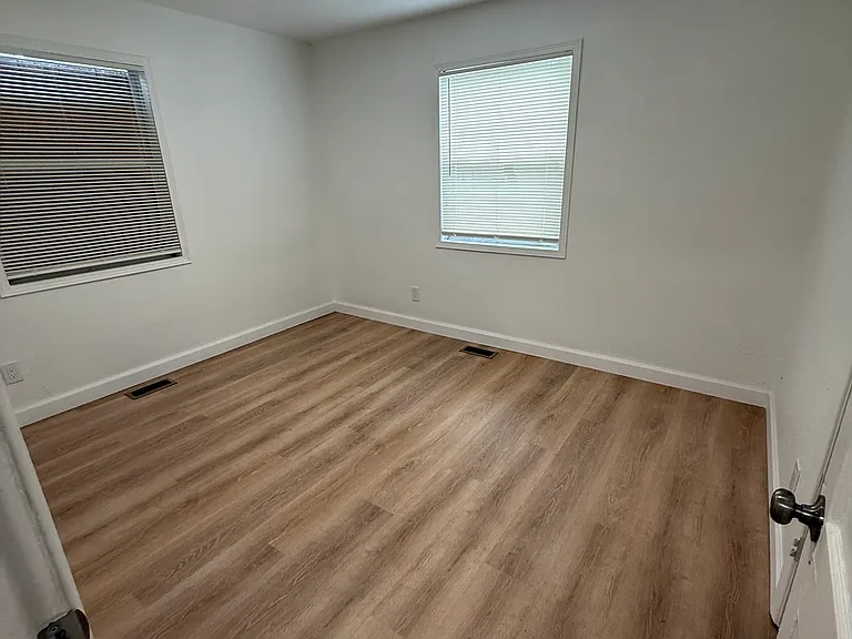 1420 E Arnold St — Photo 10