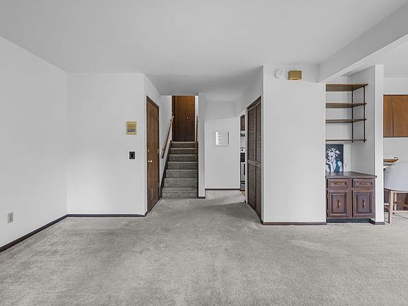 3rd image of 6235 Charing Cross Ln #A-1