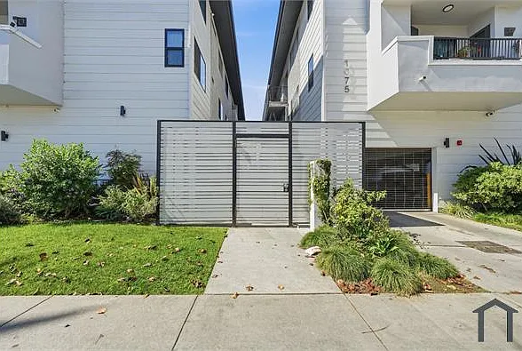1071 Junipero Ave #302 — Photo 1