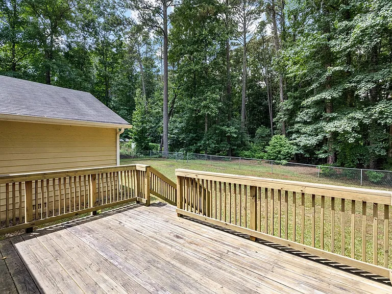 135 Firethorn Ln — Photo 6