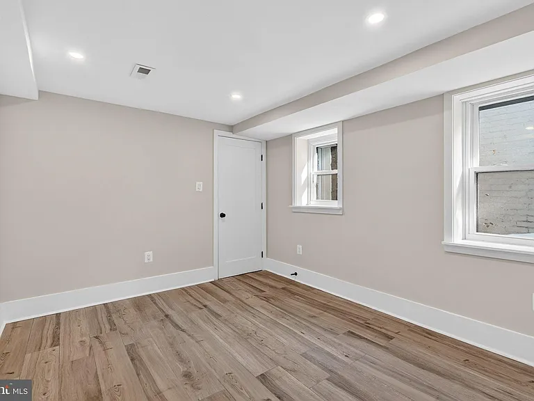 32 Adams St NW — Photo 41