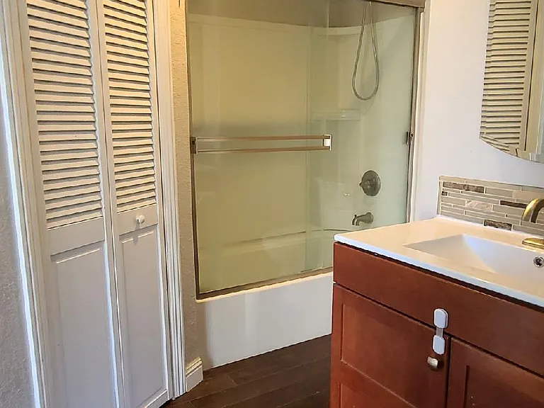 21 E Abbey St — Photo 8