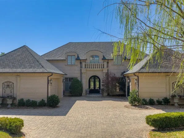 2404 NW Grand Cir, Oklahoma City, OK 73116