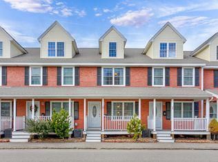 27 Andrews St, Lowell, MA 01852