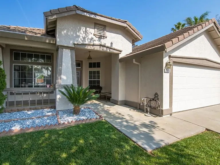 2055 Keel Ct — Photo 2