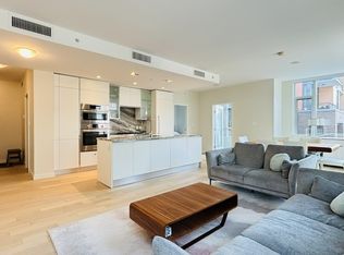 2565 Maple St #206, Vancouver, BC V6J0C8