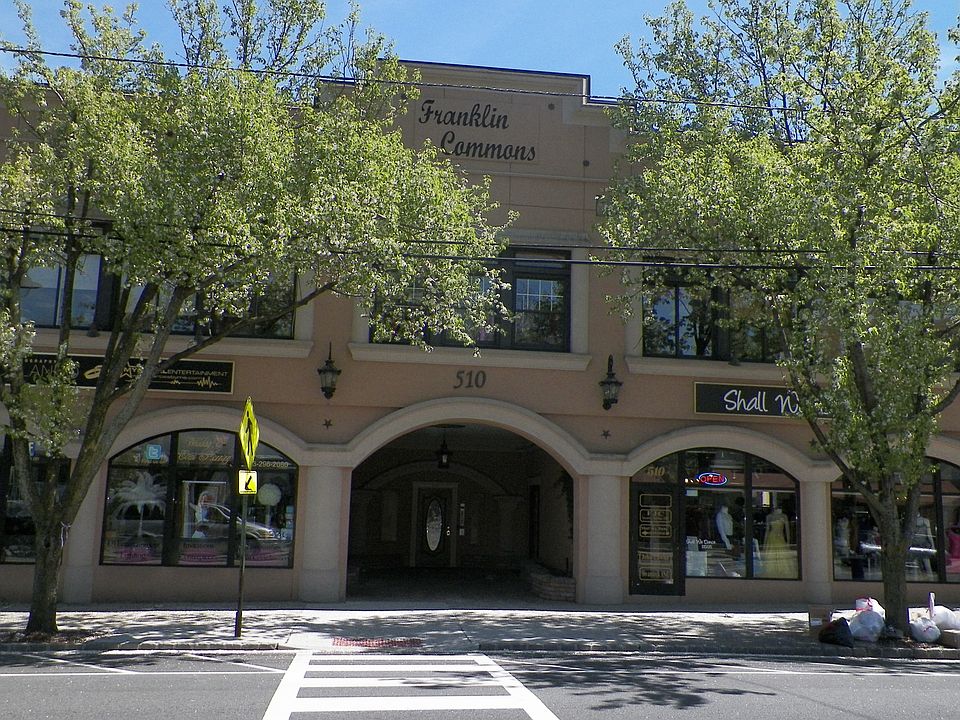 1st image of 510 Franklin Ave #8