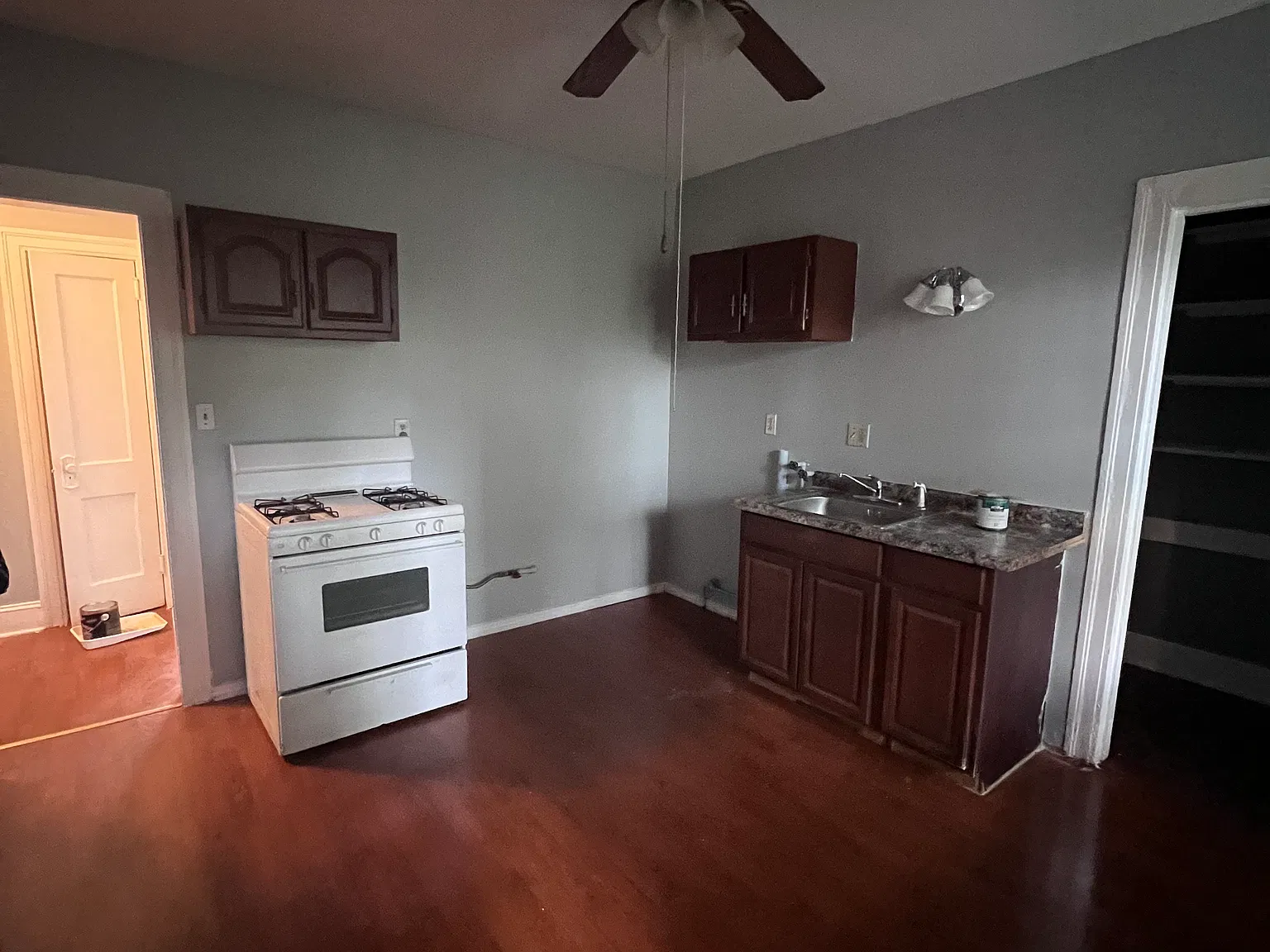 1 bed, 900 sqft, $1,550 — Photo 3
