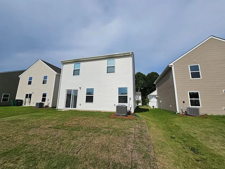 524 Hawley St — Photo 43