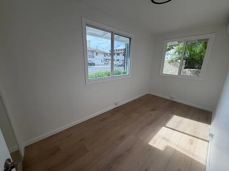 735 Isenberg St — Photo 9
