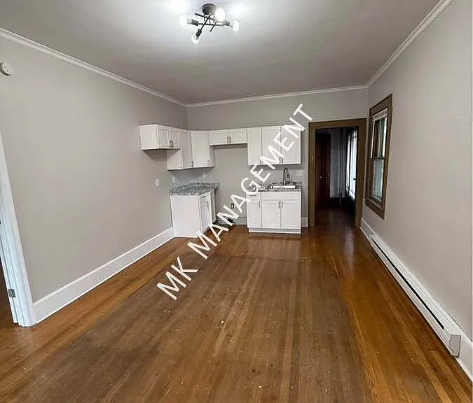1332 Schlager St — Photo 5