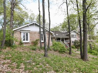 1759 Horseshoe Ridge Rd, Chesterfield, MO 63005