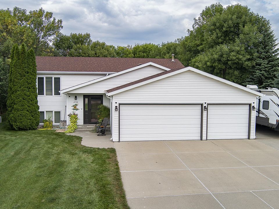 1st image of 3740 E Regent Dr
