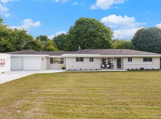 6588 Snow Apple Dr, Clarkston, MI 48346