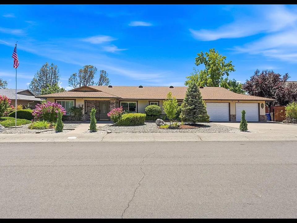 2961 Panorama Dr
