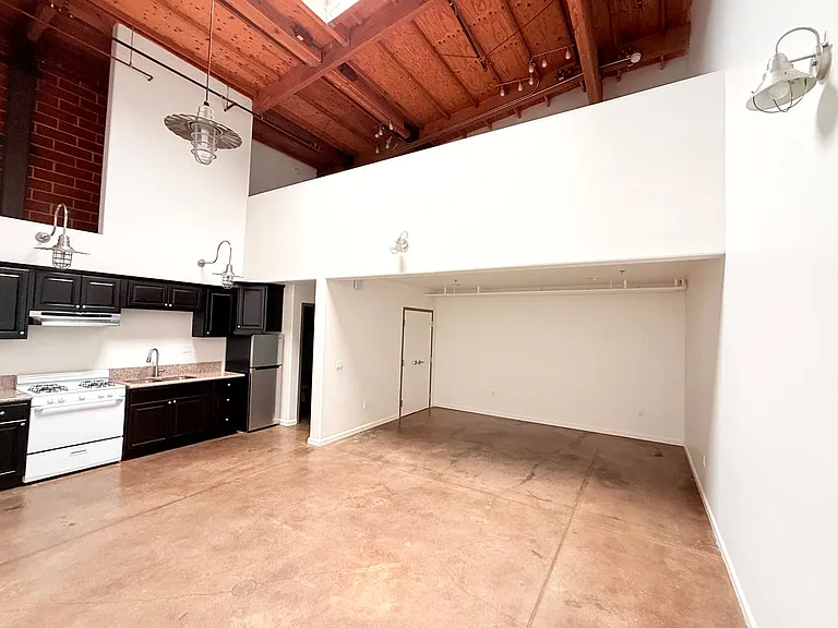1734 N. Main St.,/ 633 Gibbons Street — Photo 23