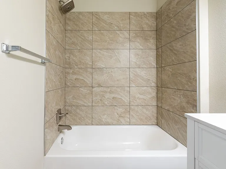 744 S Main Ave #A-B — Photo 12