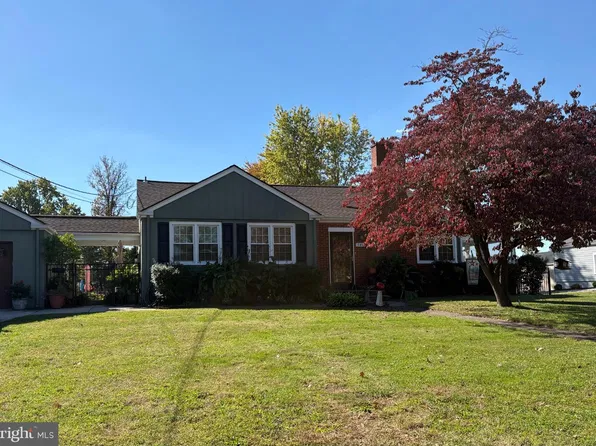 546 S Forklanding Rd, Maple Shade, NJ 08052