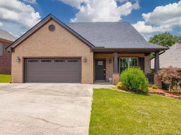 7413 Peach Blossom Ave, Benton, AR 72019
