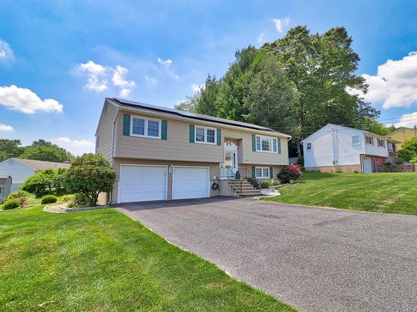 315 Williamson Circle, Watertown, CT 06779