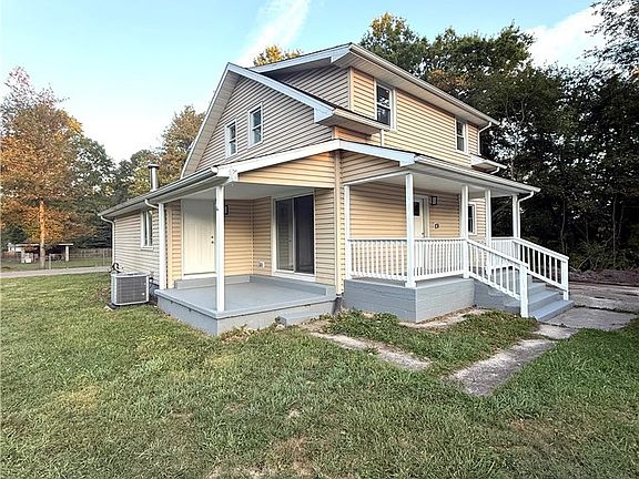3rd image of 3687 Franklin Ave