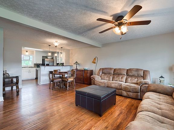 3rd image of 1719 Maple Ave