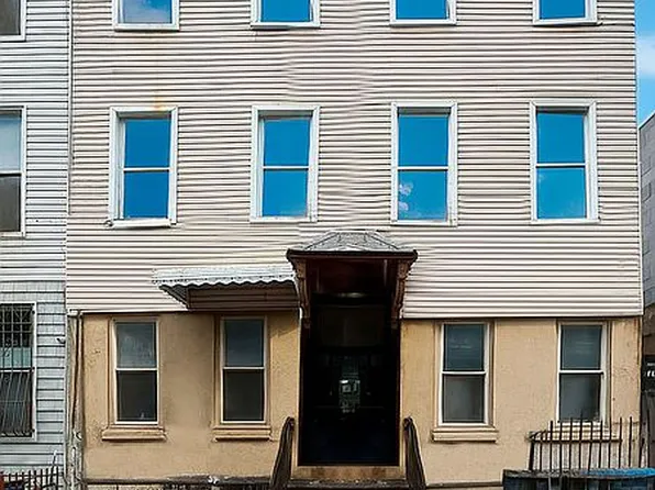 123 Troutman St, Brooklyn, NY 11206