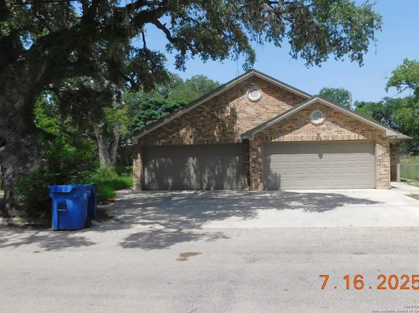 1409 W Martin, Pleasanton, TX 78064