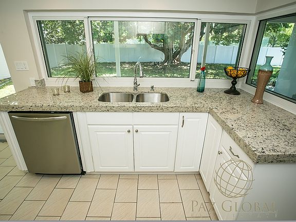 5th image of 837 NW 8th Ave
