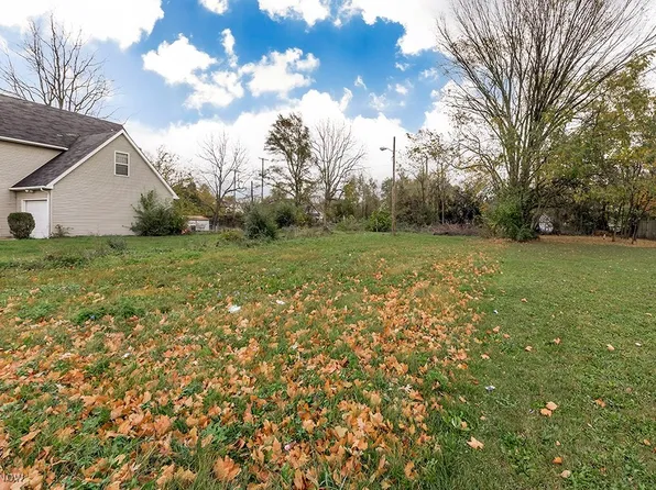 2521 E 83rd St, Cleveland, OH 44104