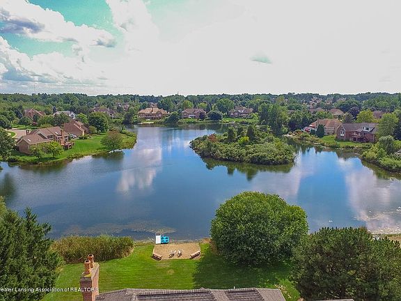 2571 Meadow Woods Drive, East Lansing