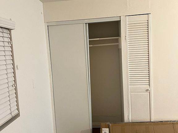 5th image of 1123 S Walnut Ave #1