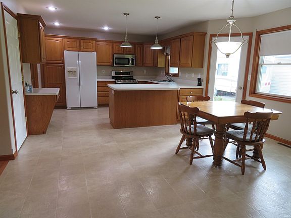 2nd image of 101 Hemsberd St