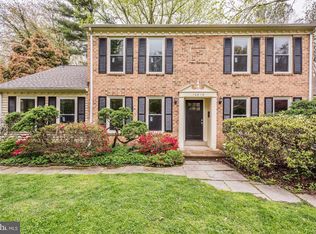 10816 Hunt Club Rd, Reston, VA 20190