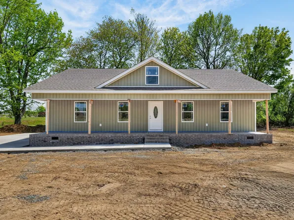 6 Monks Rd, Fayetteville, TN 37334